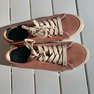 SeaVees Monterey light pink suede sneakers size 7